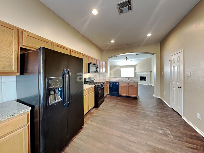 Foto del edificio - 18550 Sunrise Pines Dr