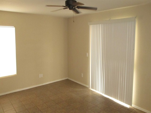 Foto del edificio - 11237 W Devonshire Avenue