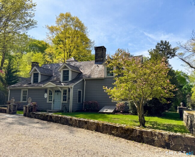 Building Photo - 48 Goodwives River Rd