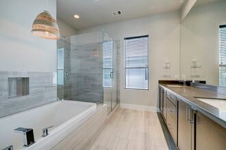 Building Photo - 5622 Kiam St