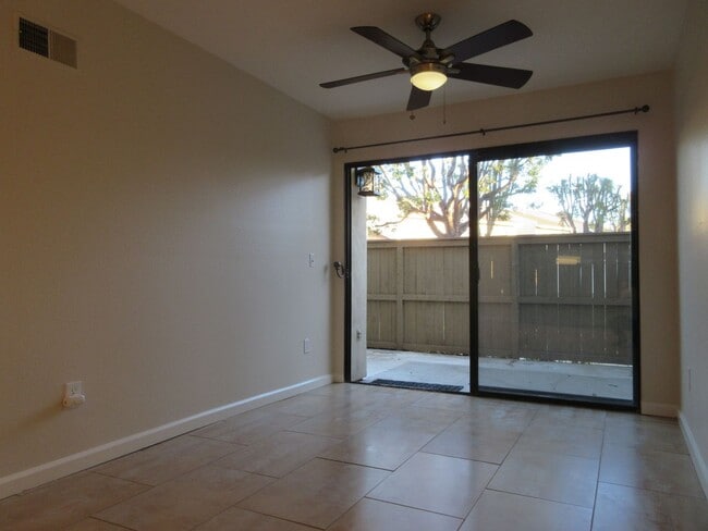 Building Photo - 615 Brookview Way