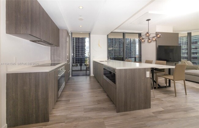 Building Photo - 801 S Miami Ave