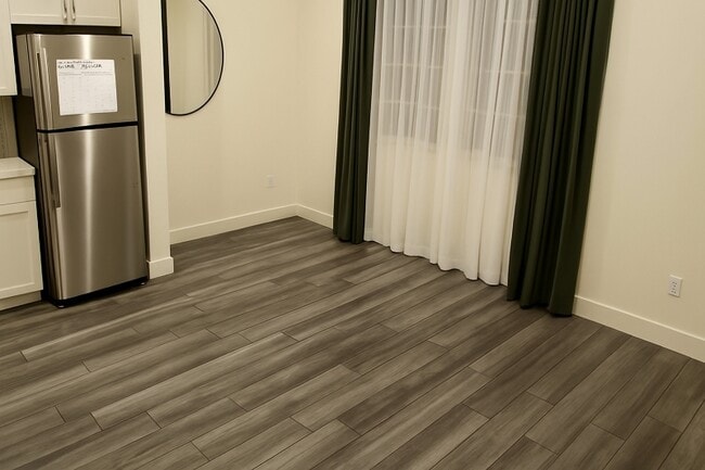 Building Photo - 3017 Garibaldi Dr