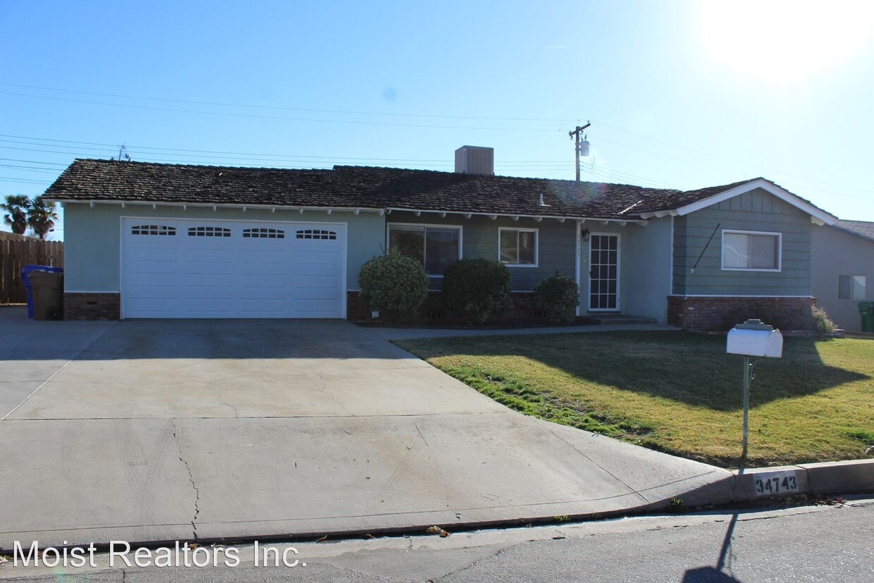 2 br, 1.5 bath House 34743 Shangri Lane House Rental in Yucaipa, CA