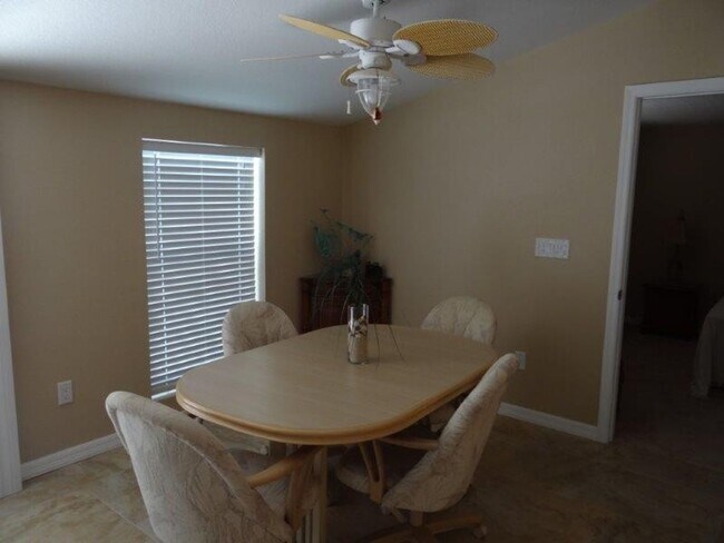 Foto del edificio - AVAILABLE SEASON 2027   PORT CHARLOTTE, HEATED POOL HOME, SALT WATER CANAL   $3900