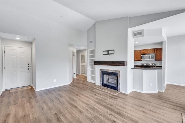 Building Photo - 6000-8 Shepherd Mountain Cove