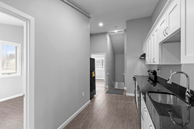 Building Photo - 9 Monarch Way