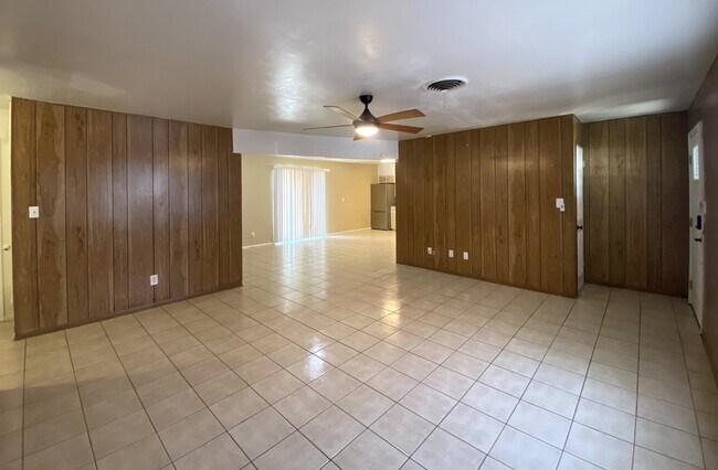 Foto del edificio - 204 Veterans Ave