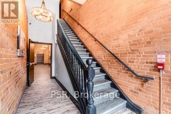 Photo du bâtiment - 2870-2870 Dundas St W