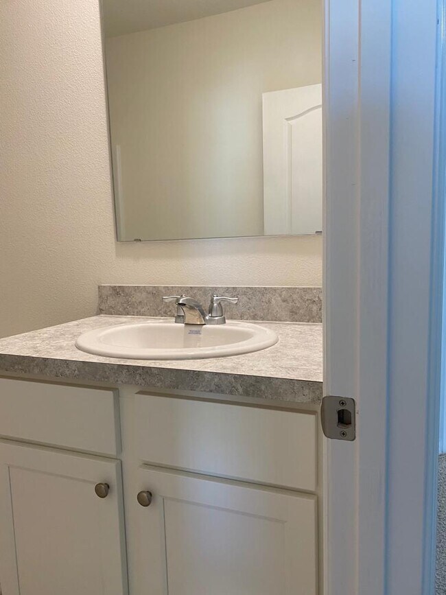 Building Photo - 9000 Carlotta Way