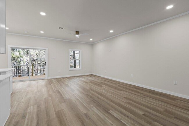 Foto del edificio - 30 Wood Glen Dr