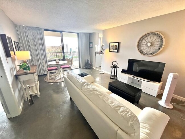 Newly Renovated Gem in Makiki - Newly Renovated Gem in Makiki Apartment