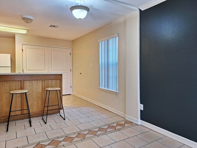 Foto del edificio - 1905 Maria Isabel Dr