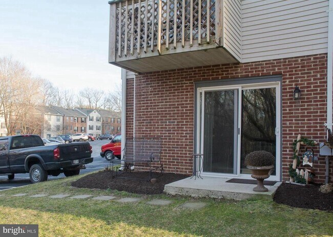 Foto del edificio - 1400 Greendale Ct