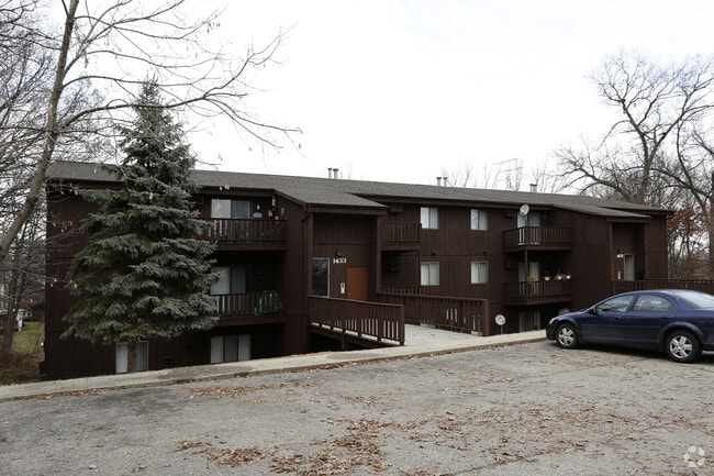 Building Photo - Woodcreek Apartments