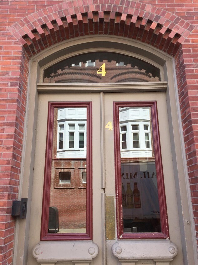 Building Photo - 6 Davis Ave