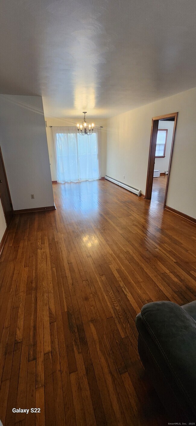 Building Photo - 143 Oneco Ave