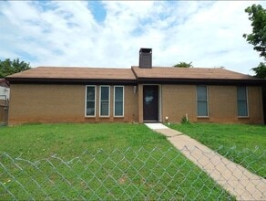 Building Photo - 6715 Whiteridge Dr