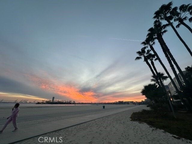 Foto del edificio - 1310 E Ocean Blvd