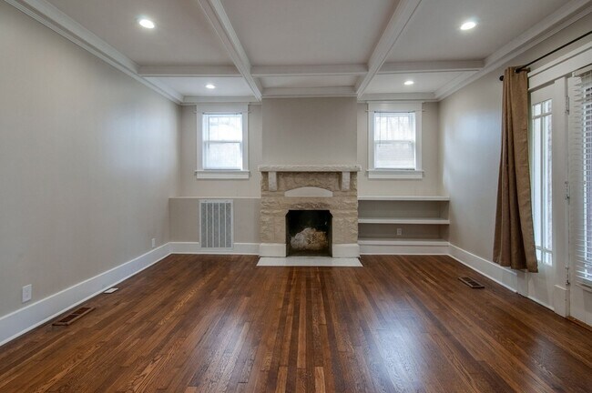 Foto del edificio - 3735 Central Ave