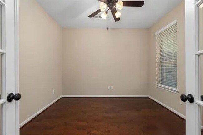 Foto del edificio - 4/2.5 Home w/ Office in The Woodlands Cree...
