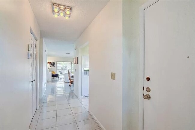 Building Photo - 7911 Eastlake Dr