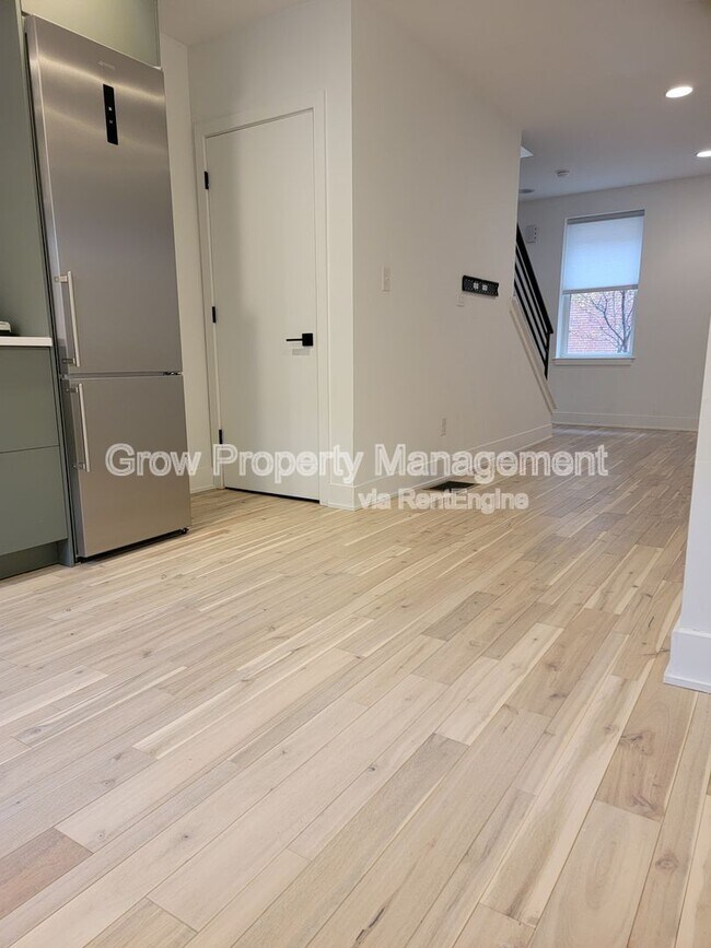 Foto del edificio - 2145 E Harold St
