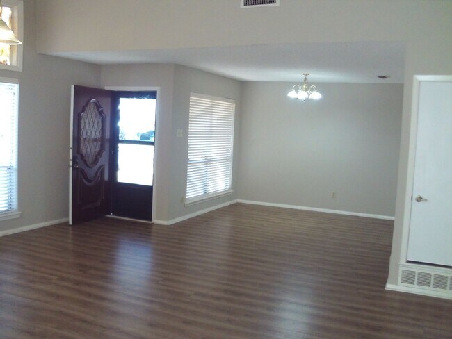 Building Photo - 2315 Garden Park Ct, Arlington, TX  76016