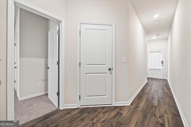 Building Photo - 135 Matson Run