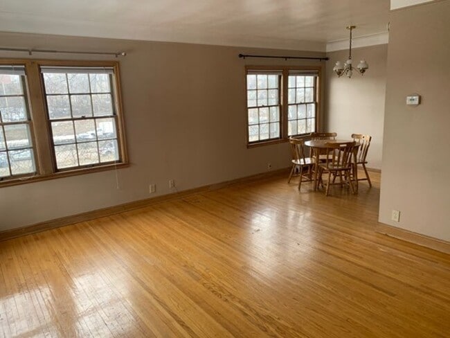 Building Photo - 1bd/1ba Condo near UofM and Dinkytown w/ 1...