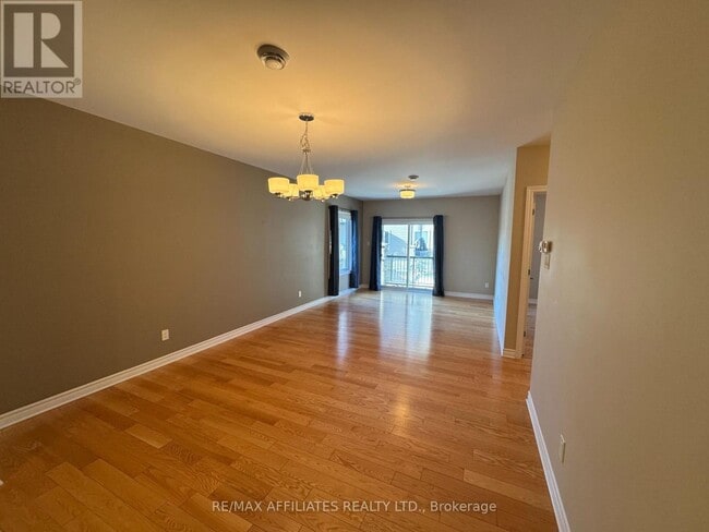 Building Photo - 300 Solstice Cres