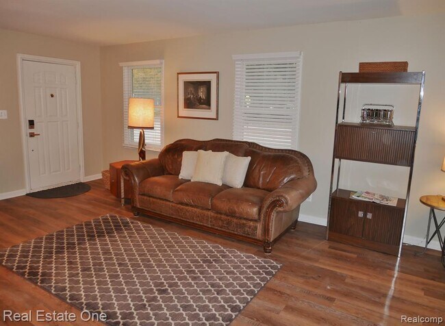 Foto del edificio - 2298 Browning St