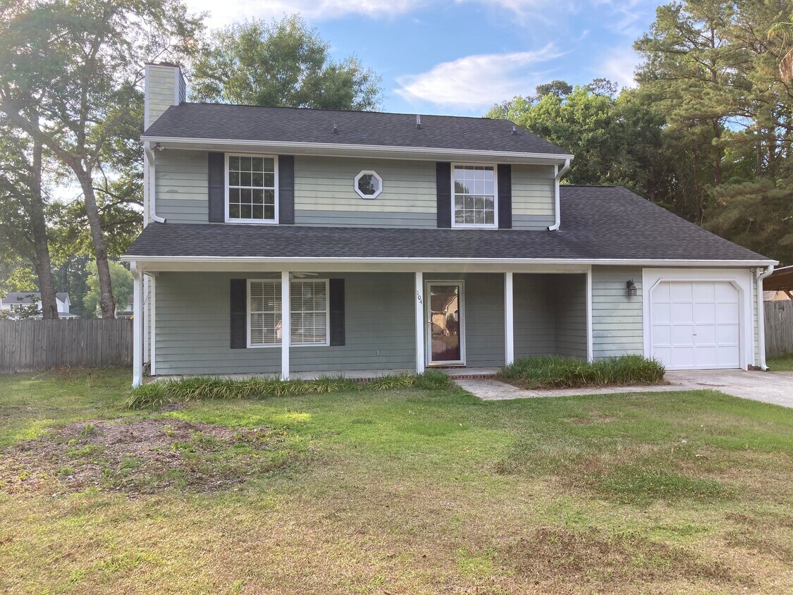 Primary Photo - 104 Knightsbridge Dr