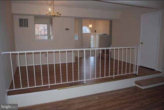 Foto del edificio - 22 Samantha Ct