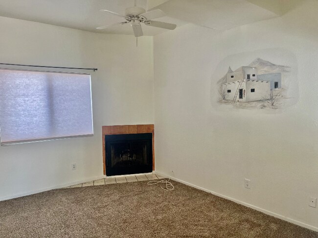 Building Photo - 3409 N Fontana Ave
