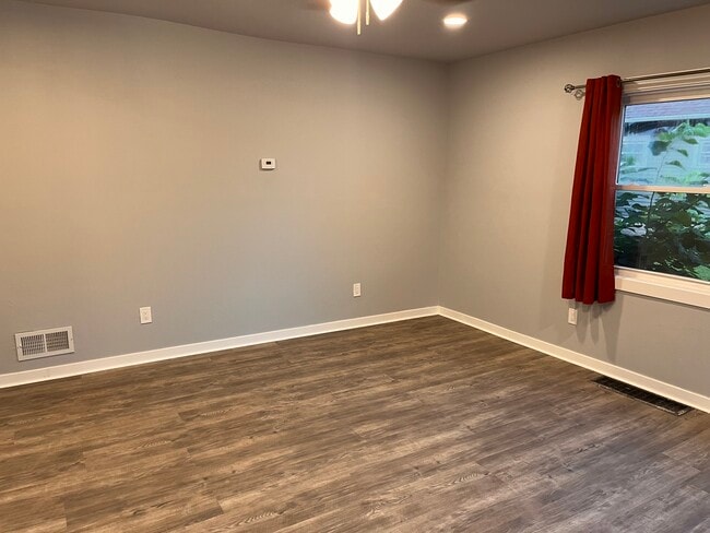 Living room - 10936 Toledo St