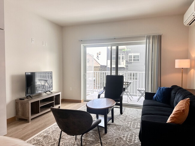 Foto del edificio - 1640 N Water St