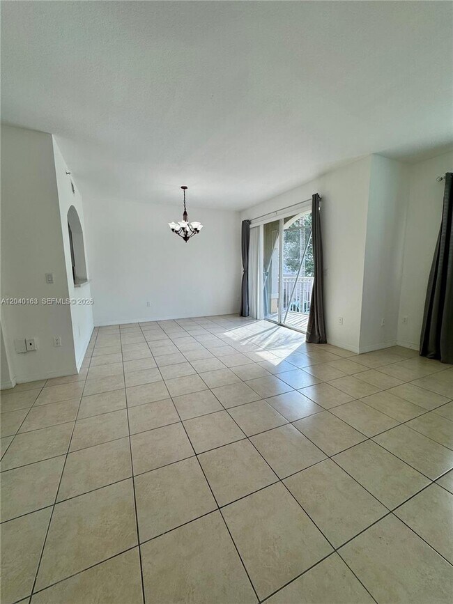 Foto del edificio - 8936 W Flagler St