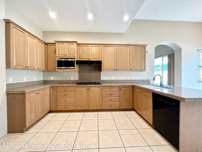 Foto del edificio - 5 br, 5 bath House - 49475 Loren Ct