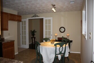 Building Photo - 133 Bayview Ave