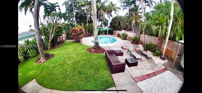 Foto del edificio - 2911 Monroe St