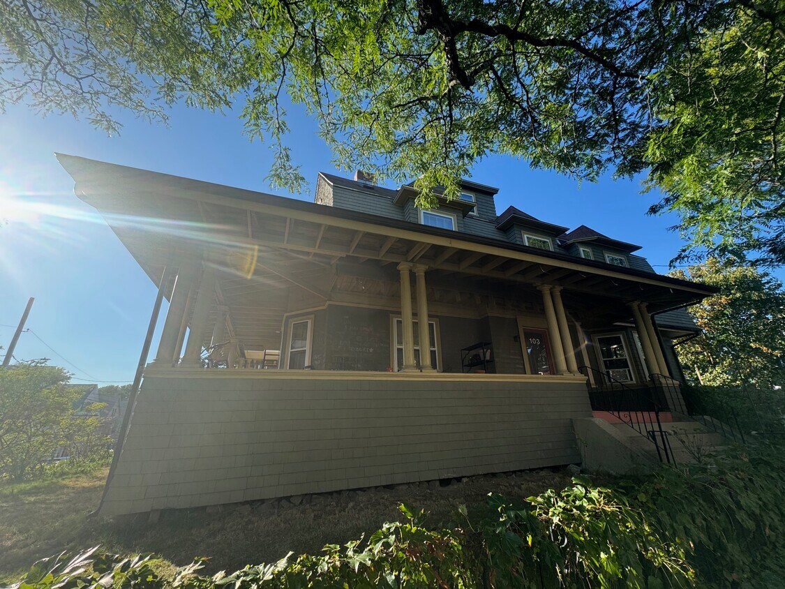 Primary Photo - 103 Liberty Ave