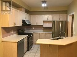 Photo du bâtiment - 30 Catalina Crescent