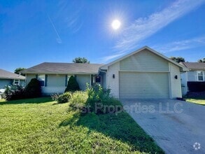 Building Photo - 905 SW Foxtail Dr