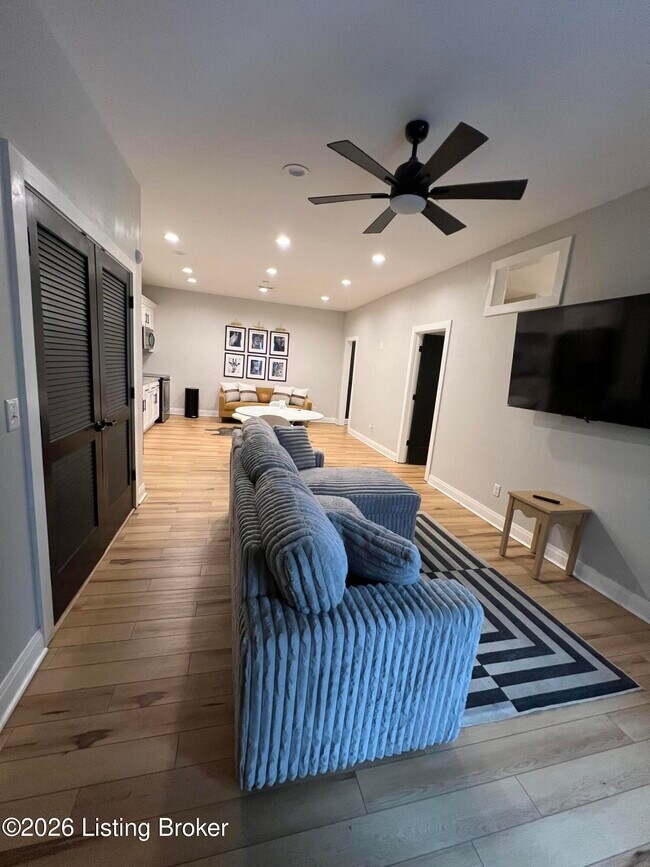 Foto del edificio - 1110 Logan St