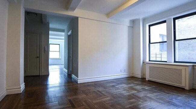 Foto del edificio - 25 W 68th St