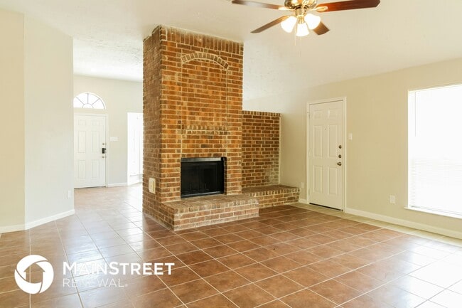 Building Photo - 12418 Meadow Briar Dr