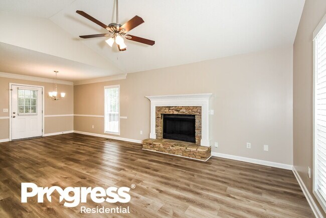 Building Photo - 510 Silver Maple Ln