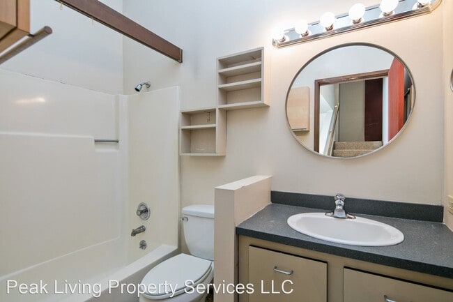 Building Photo - 4745-4753 Ravenna Ave NE