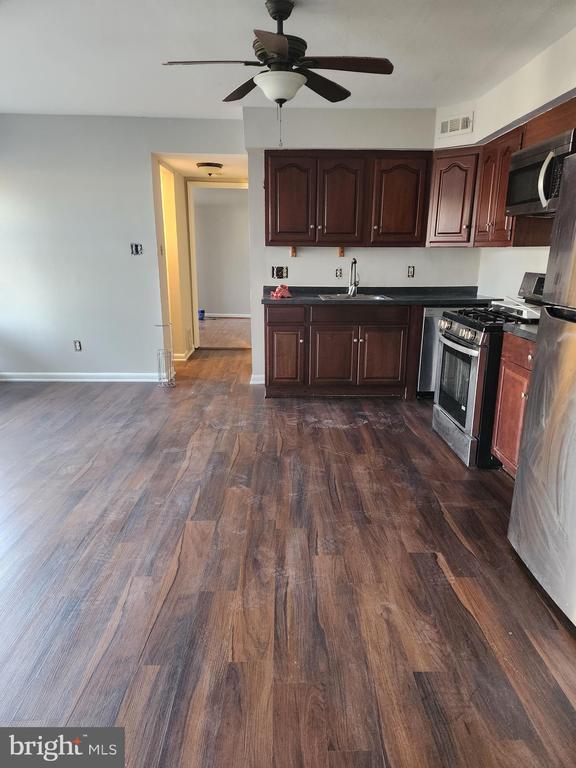 Building Photo - 4367 Americana Dr